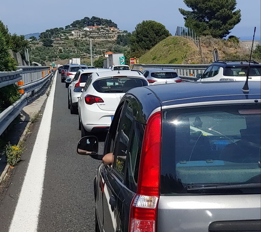 Esodo estivo, traffico intenso ma regolare: oltre 757.000 transiti sulla SS1 Aurelia Esodo estivo, traffico intenso ma regolare: oltre 757.000 transiti sulla SS1 Aurelia