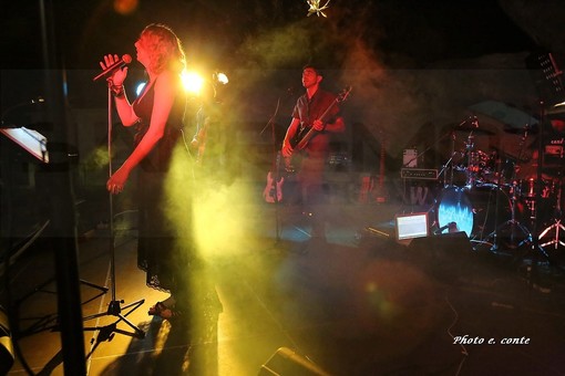 Bordighera: grande successo ieri sera all'Arena della Scibretta per le cover della 'Resonance Band' (Foto) Bordighera: grande successo ieri sera all'Arena della Scibretta per le cover della 'Resonance Band' (Foto)