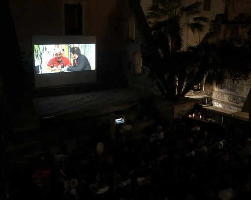 Sanremo: giovedì sera alle 21.15 all'Anfiteatro San Costanzo si chiude il “Cinema sotto le stelle” Sanremo: giovedì sera alle 21.15 all'Anfiteatro San Costanzo si chiude il “Cinema sotto le stelle”