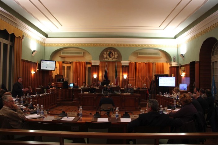 Sanremo: Consiglio Comunale ‘bis’ sulla differenziata, Biancheri: “Serve una struttura per Amaie Energia, non può essere amministrata da un Cda. Vogliamo arrivare al 65%” Sanremo: Consiglio Comunale ‘bis’ sulla differenziata, Biancheri: “Serve una struttura per Amaie Energia, non può essere amministrata da un Cda. Vogliamo arrivare al 65%”