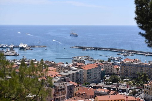 Sanremo: stamattina in rada si è fermata la 'Club Med 2', nuova nave da crociera nella città dei fiori (Foto)