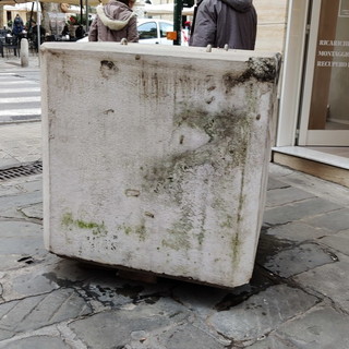 Sanremo: vicenda della vignetta con le siringhe, interviene anche il responsabile di 'Realtà Popolare'