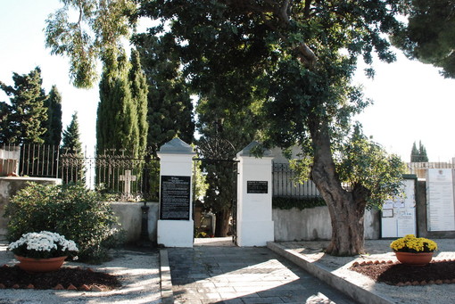 Sanremo: furti nei cimiteri delle frazioni, i Carabinieri indagano, ci sarebbe anche un testimone Sanremo: furti nei cimiteri delle frazioni, i Carabinieri indagano, ci sarebbe anche un testimone