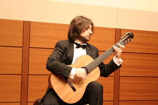 Il chitarrista imperiese Christian Lavernier parteciperà ad una serie di concerti in Messico