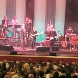 Sanremo: le foto del 'tutto esaurito' ieri sera all'Ariston al concerto 'Vivavoce Tour' di Francesco De Gregori