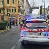 Sanremo: sta meglio l'operaio caduto stamattina in corso Garibaldi, è stato dimesso dall'ospedale Sanremo: sta meglio l'operaio caduto stamattina in corso Garibaldi, è stato dimesso dall'ospedale