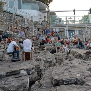 Festa della musica a Cervo: successo per il concerto all’alba, aspettando l’omaggio ad Antonio Rostagno