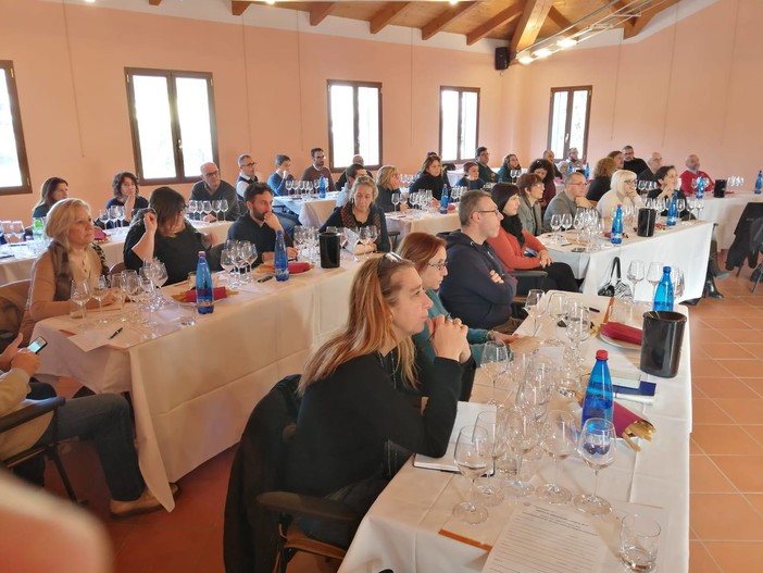 Al via giovedì a Imperia il percorso per diventare sommelier 2022-2023 di Ais Liguria Al via giovedì a Imperia il percorso per diventare sommelier 2022-2023 di Ais Liguria