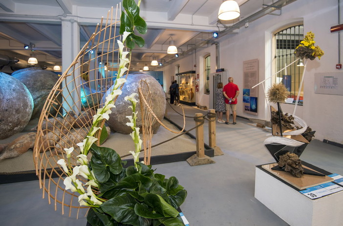 Imperia: oggi e domani alla piscina 'Cascione' il concorso floreale sul mare per le 'Vele d'Epoca' (Foto)