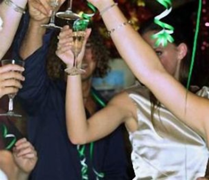 Pochi giorni alle feste: il mercato turistico rimane stazionario mentre aumentano decisamente i gruppi Pochi giorni alle feste: il mercato turistico rimane stazionario mentre aumentano decisamente i gruppi