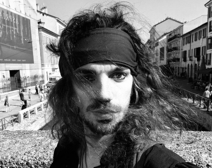 Sanremo, domani in piazza Capitolo il poeta Cristian Ponsillo presenta "Silicio" per Affabulando
