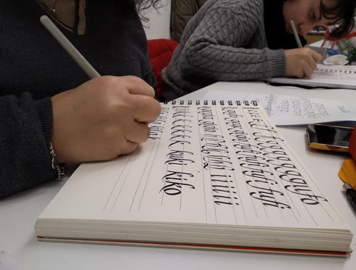 Imperia: domani un nuovo workshop sulla calligrafia da 'SibillaviaXX' con Barbara Calzolari