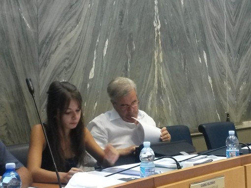 Consiglio comunale ad Imperia: è polemica a scena aperta tra Cara Glorio e Antonio Russo... chi è il capogruppo?