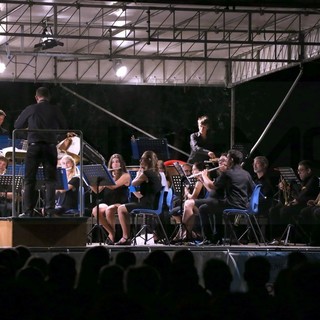 Bordighera: ieri sera ai Giardini Lowe applausi a scena aperta per la banda di Borghetto San Nicolò (Foto)