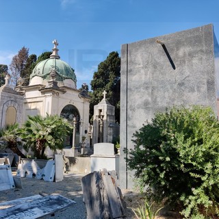 Sanremo: sì ai cani nel cimitero dell'Arma, no a quello della Foce, l'ironica mail di un lettore