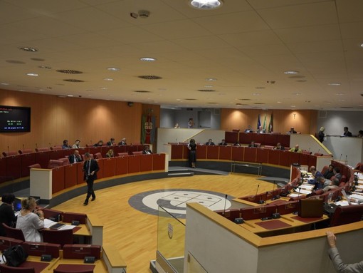 Al termine di una lunga notte di discussione il Consiglio regionale ha approvato il Piano Socio Sanitario Al termine di una lunga notte di discussione il Consiglio regionale ha approvato il Piano Socio Sanitario