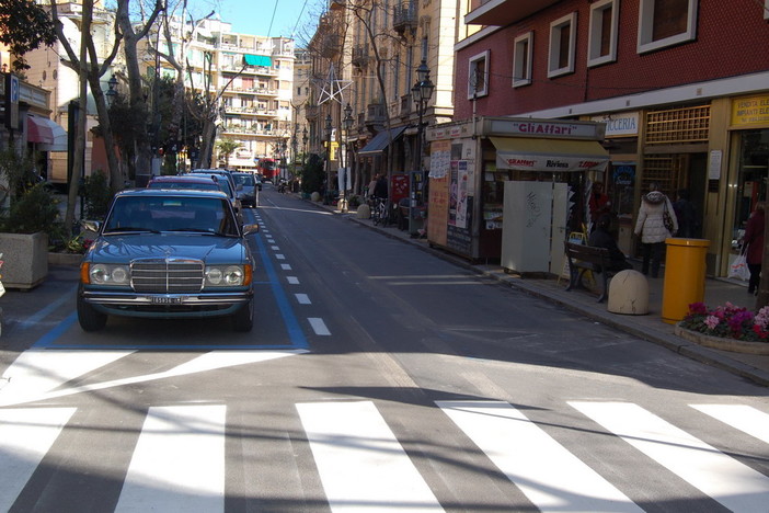 Sanremo: da domani mattina i lavori di potatura degli alberi in corso Garibaldi Sanremo: da domani mattina i lavori di potatura degli alberi in corso Garibaldi