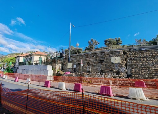 Via Duca D’Aosta chiusa fino al 28 febbraio: lavori decisivi per la sicurezza e riapertura del Poggio per la Milano-Sanremo