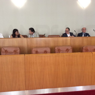 Ventimiglia: i consiglieri comunali rinunciano al gettone di presenza, proposta della minoranza incassa il sì del Consiglio.