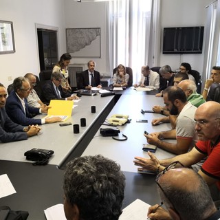 Crisi Riviera Trasporti: il Comune di Sanremo "Sì alla variante urbanistica per il deposito ma non in chiave commerciale" (Foto e Video)