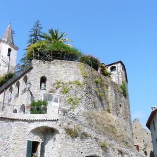 Apricale: venerdì prossimo, concerto 'Natale... Racconti di cornamusa' al Castello della Lucertola Apricale: venerdì prossimo, concerto 'Natale... Racconti di cornamusa' al Castello della Lucertola