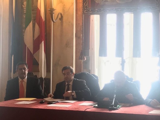 Imperia: il Presidente del Consiglio Comunale Diego Parodi e l'Assessore Maria Teresa Parodi a Genova per il Consiglio delle autonomie Locali Imperia: il Presidente del Consiglio Comunale Diego Parodi e l'Assessore Maria Teresa Parodi a Genova per il Consiglio delle autonomie Locali