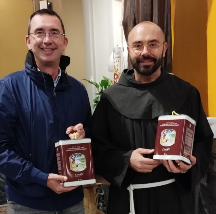 Bordighera: incontro tra il presidente del Consiglio comunale Stefano Gnutti e padre Faustino (Foto) Bordighera: incontro tra il presidente del Consiglio comunale Stefano Gnutti e padre Faustino (Foto)