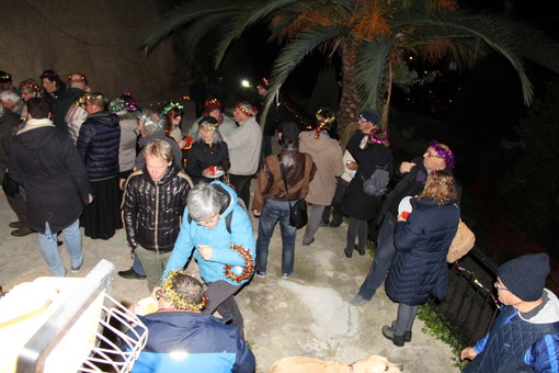 Ventimiglia: in tanti nella notte di San Silvestro per il Capodanno alla Madonna delle Virtù (Foto) Ventimiglia: in tanti nella notte di San Silvestro per il Capodanno alla Madonna delle Virtù (Foto)