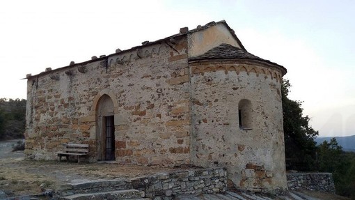 'Alle origini della nostra civiltà': alla scoperta della rupestre cappella di Santa Brigida sul Faudo (Foto) 'Alle origini della nostra civiltà': alla scoperta della rupestre cappella di Santa Brigida sul Faudo (Foto)