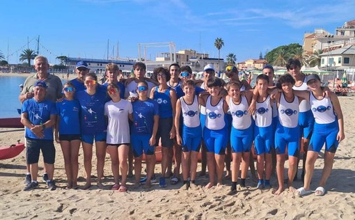 Prima manifestazione italiana congiunta di Beach Sprint Rowing & Canoe: a Sanremo Under 16 protagonisti tra mare e spiaggia Prima manifestazione italiana congiunta di Beach Sprint Rowing & Canoe: a Sanremo Under 16 protagonisti tra mare e spiaggia