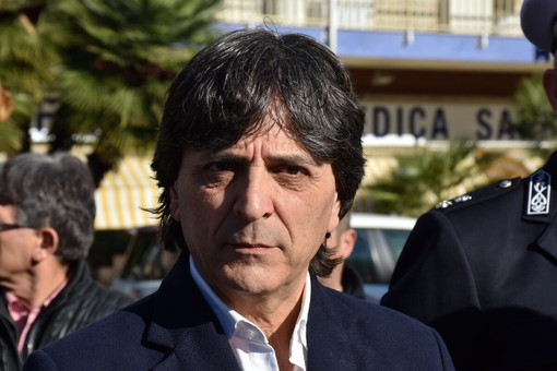 Riforma della sanità in Regione: duro attacco di Antonino Consiglio (Fdi) al Partito Democratico Riforma della sanità in Regione: duro attacco di Antonino Consiglio (Fdi) al Partito Democratico