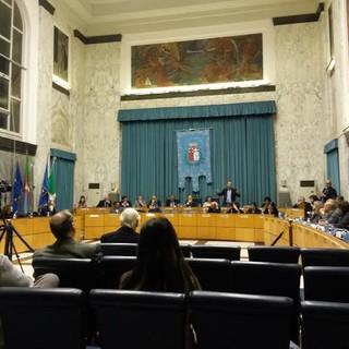 Imperia: i dissidenti di Imperia Cambia votano la mozione di Fossati sul piano della sosta, ma non basta a fare andare sotto la maggioranza