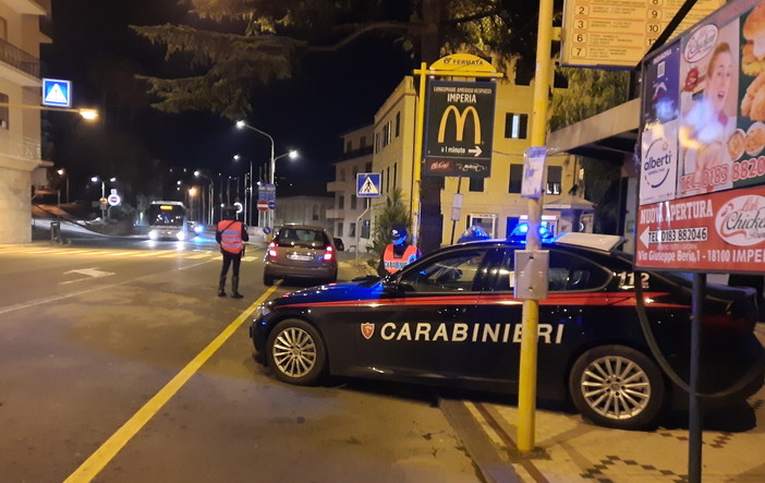 Imperia: rubano il bancomat e si impossessano di 2.000 euro, due francesi arrestati a tempo di record Imperia: rubano il bancomat e si impossessano di 2.000 euro, due francesi arrestati a tempo di record