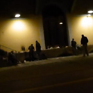 Sanremo: ancora clochard dietro la vecchia stazione ferroviaria, il video di un nostro lettore