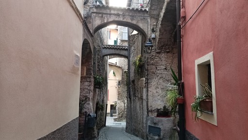 Nuovi interventi, parcheggi, aree ludiche, spazi aggregativi e ambulatorio nel centro storico: assemblea pubblica a Vallecrosia Nuovi interventi, parcheggi, aree ludiche, spazi aggregativi e ambulatorio nel centro storico: assemblea pubblica a Vallecrosia