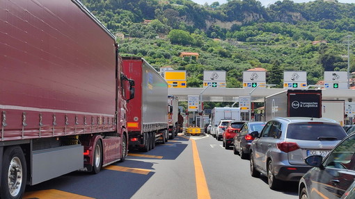 Partito questa mattina il controesodo di agosto: per ora code intense nel savonese mentre nella nostra provincia nessun problema Partito questa mattina il controesodo di agosto: per ora code intense nel savonese mentre nella nostra provincia nessun problema