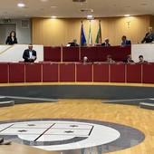 Allargamento della giunta regionale, il consiglio dice il primo ‘sì’: dalla riforma spariscono i sottosegretari