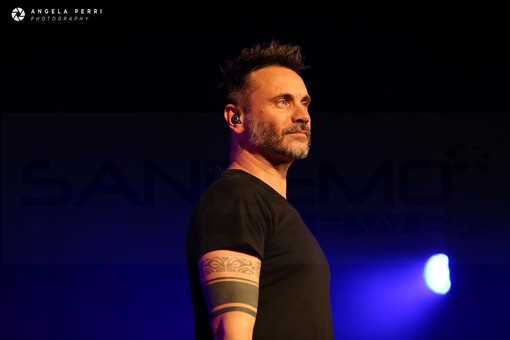 Sanremo: dopo Patti Smith anche ieri Ariston 'sold out' per la musica di Nek, le foto di Angela Perri