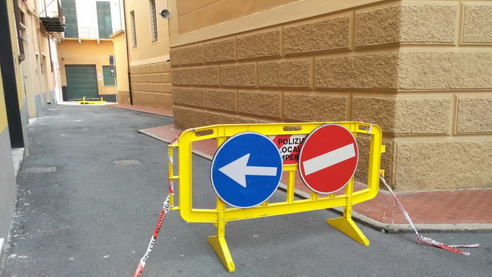 Imperia: alcuni pezzi di cornicione caduti dalla Basilica di San Giovanni, intervento dei Vigili del Fuoco (Foto)