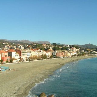 Confesercenti-Swg: vacanze estive 2012 con la 'retromarcia', 33,3 mln italiani in viaggio, calo del 13%