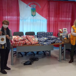 Il Comune di Vallecrosia, per i propri bambini affidati ai Servizi Sociali, riceve donazione in regali