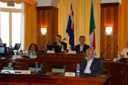 Sanremo: “Grazie al PUC portiamo avanti i progetti per il Palazzetto dello Sport, Porto Vecchio e il Pala Festival”, la soddisfazione del Sindaco Biancheri dopo la ‘maratona’ in Consiglio (Video)