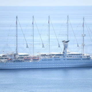 L'esclusivo veliero 'Club Med 2' in crociera tra Costa Azzurra, Corsica e Sardegna oggi a Sanremo (Foto)