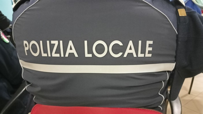 Vallecrosia, aggressione alla polizia locale. Cittadini in Comune: "Condanniamo con fermezza ogni forma di violenza"