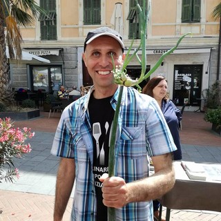 Marco Damele e la “sua” cipolla egiziana