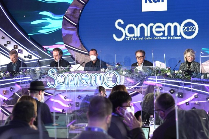 Sanremo: il trofeo del 'Giro d'Italia' in esposizione da domani al Casinò una sinergia Comune-Rai-Rcs Sanremo: il trofeo del 'Giro d'Italia' in esposizione da domani al Casinò una sinergia Comune-Rai-Rcs