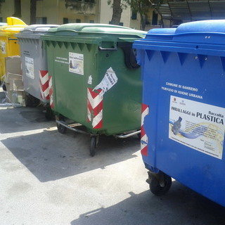 Sanremo: raccolta dei rifiuti al mattino presto, la mail di una nostra lettrice