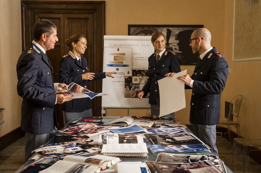 Il calendario 2021 della Polizia di Stato quest'anno vedrà il sostegno dell'emergenza Coronavirus