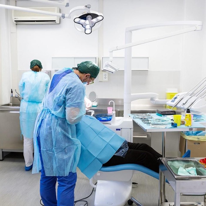 Regalatevi un sorriso dal Centro implantologia Easy Implantology Regalatevi un sorriso dal Centro implantologia Easy Implantology
