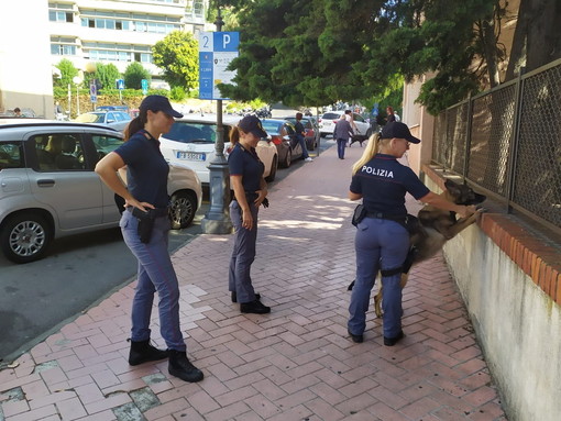 Imperia: tornano i controlli antidroga nelle scuole, stamattina all'Ipsia ed al Ruffini con le unità cinofile